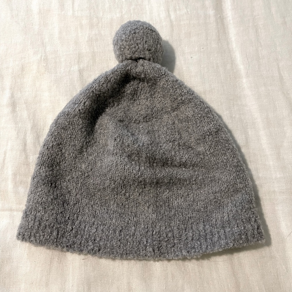 Everlane Pom Pom beanie, wool. Never worn, like new.